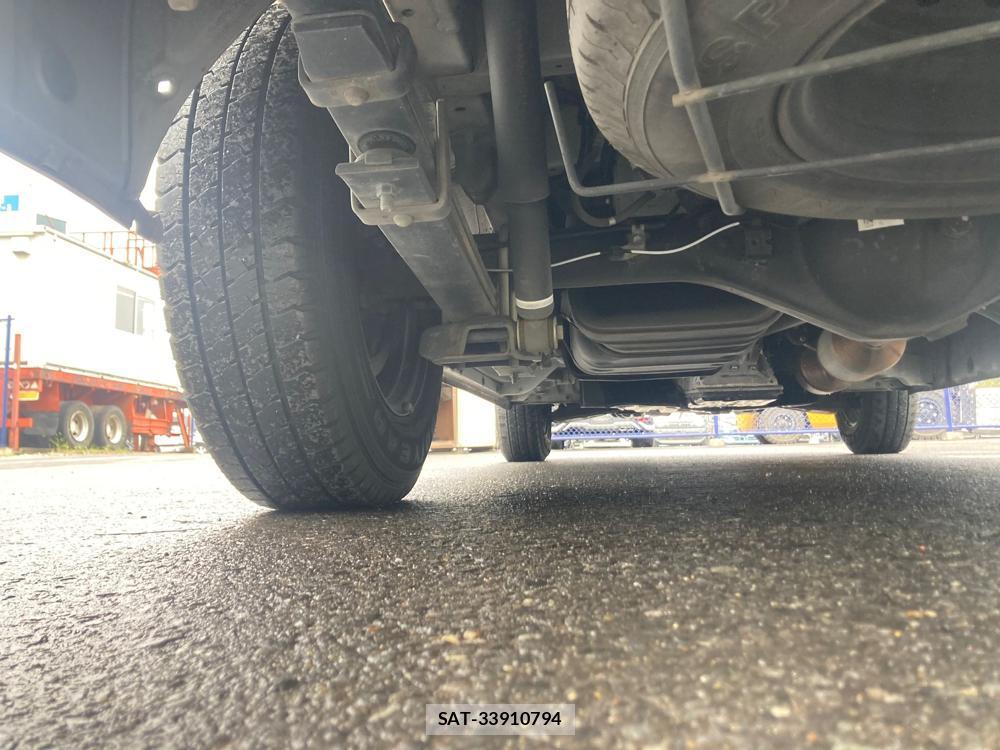 Toyota HIACE VAN 2020 1305393-39