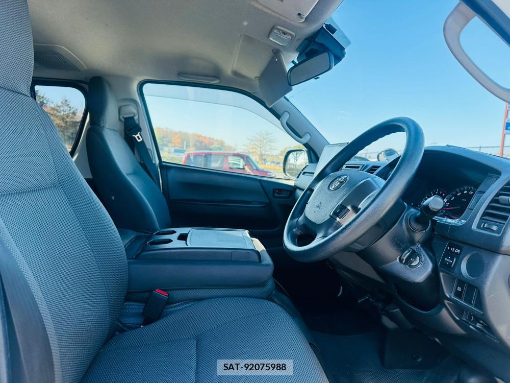 Toyota HIACE VAN 2019 1491629-11