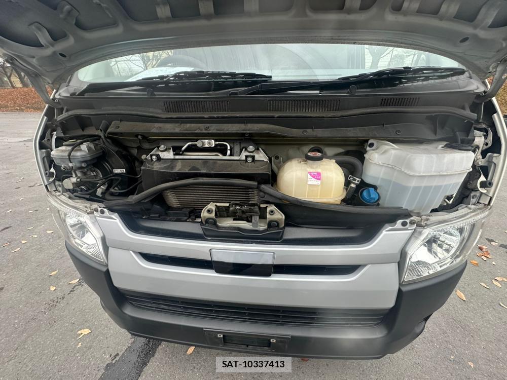 Toyota HIACE VAN 2020 1523262-27