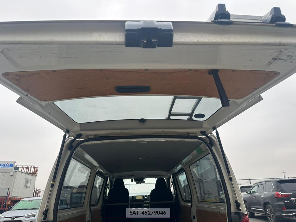 Toyota HIACE VAN 2020 1523264-25