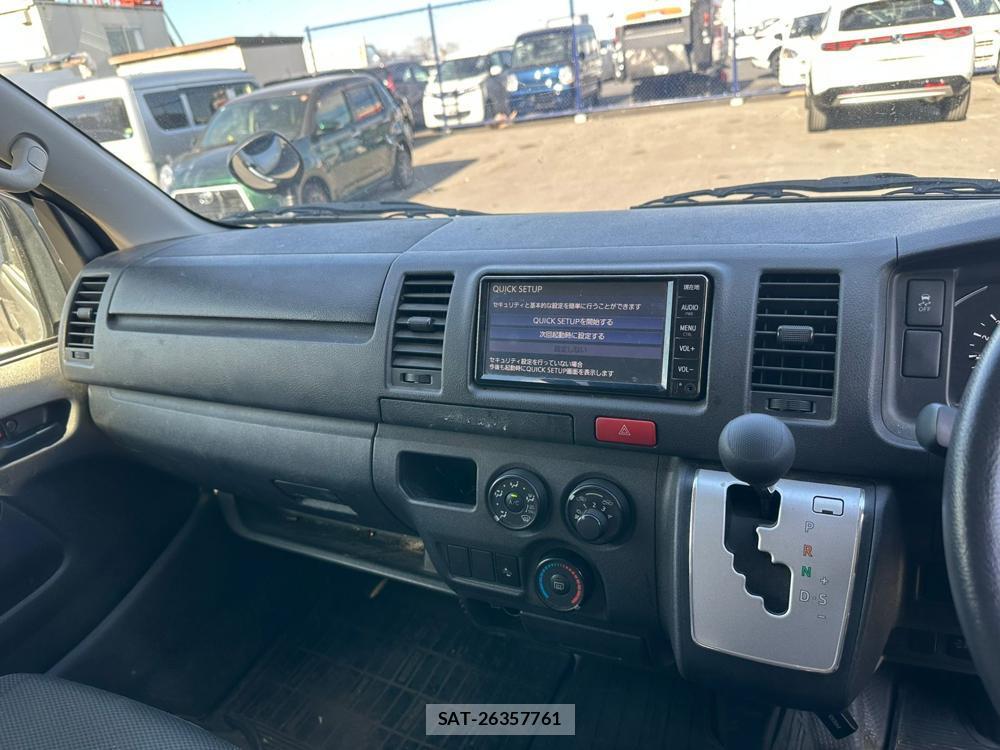 Toyota HIACE VAN 2020 1589916-17