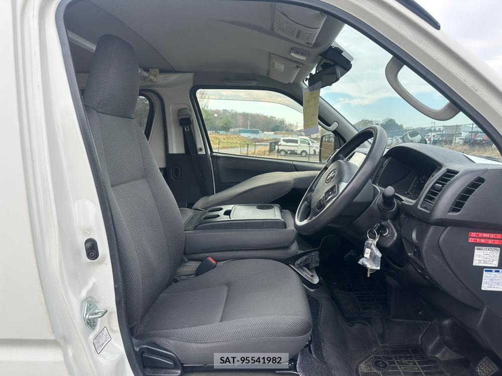 Toyota HIACE VAN 2020 1538798-13