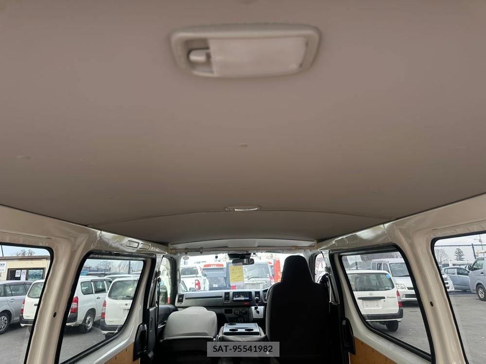 Toyota HIACE VAN 2020 1538798-24