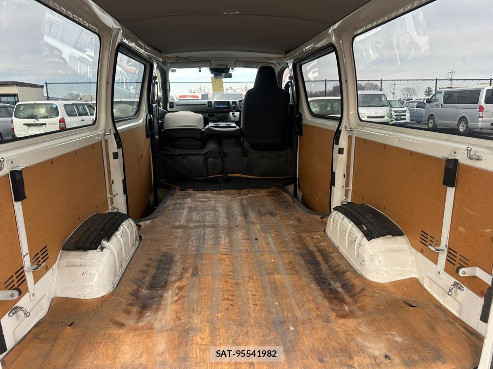 Toyota HIACE VAN 2020 1538798-25