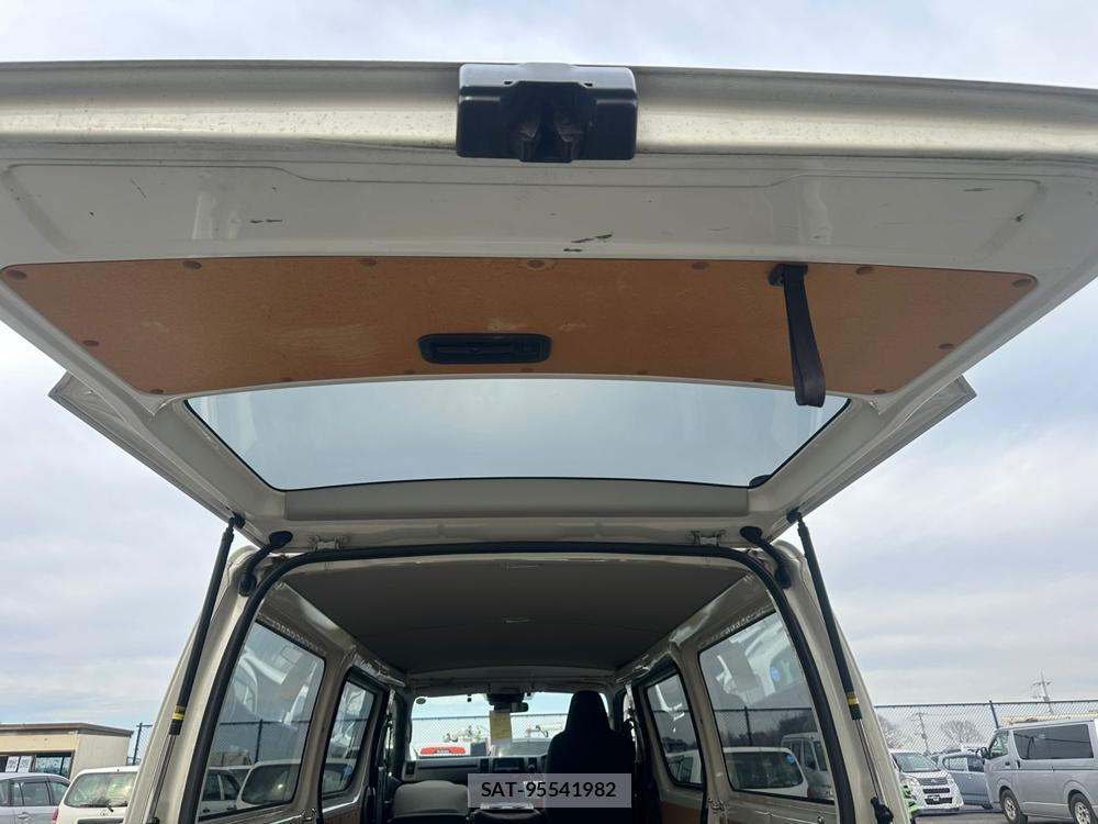 Toyota HIACE VAN 2020 1538798-26