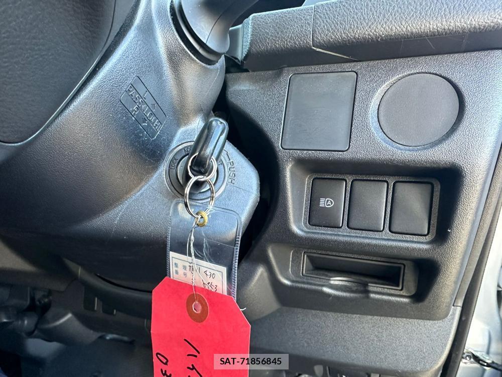 Toyota HIACE VAN 2019 1589911-16