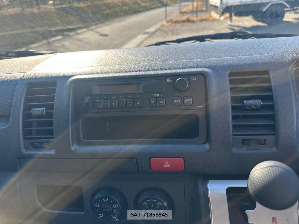 Toyota HIACE VAN 2019 1589911-18