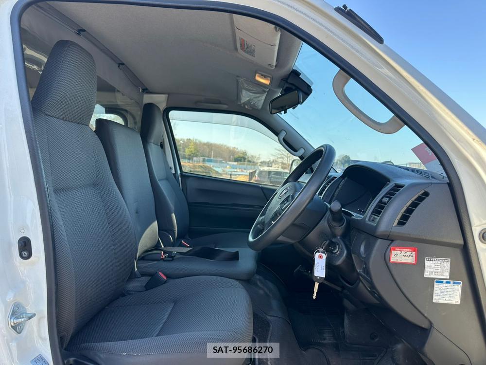 Toyota HIACE VAN 2020 1761857-11