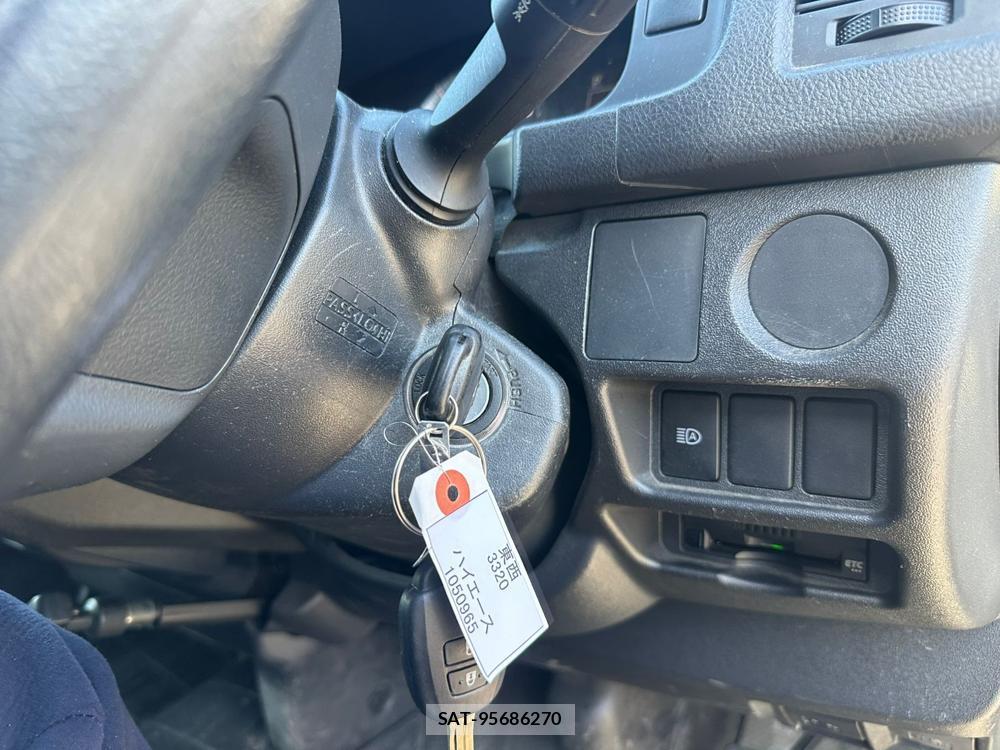 Toyota HIACE VAN 2020 1761857-16