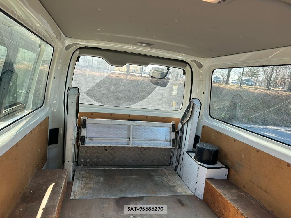 Toyota HIACE VAN 2020 1761857-23