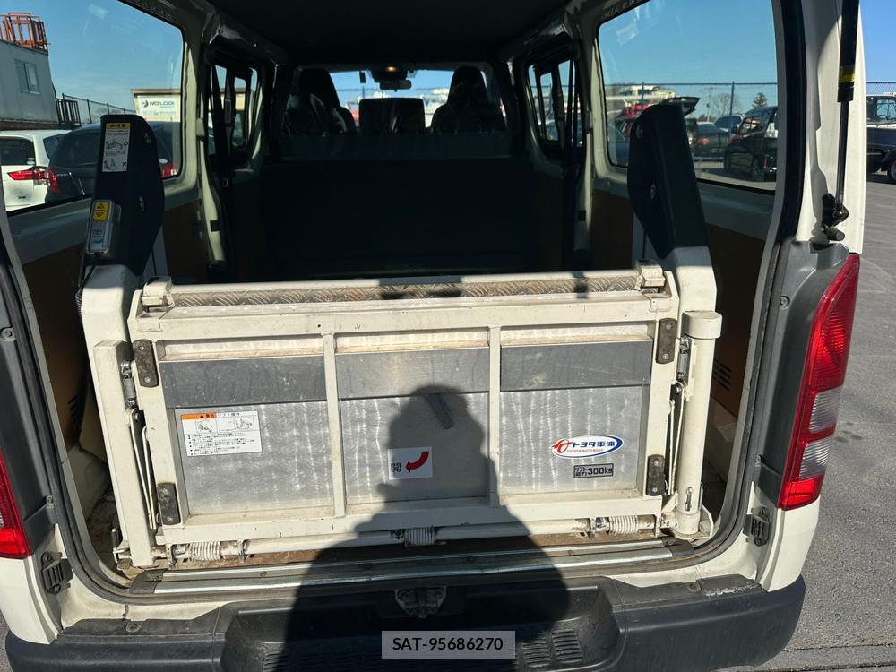 Toyota HIACE VAN 2020 1761857-27