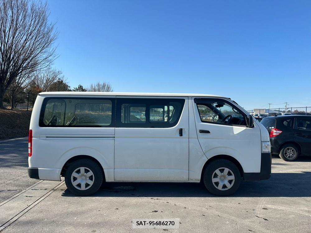 Toyota HIACE VAN 2020 1761857-5