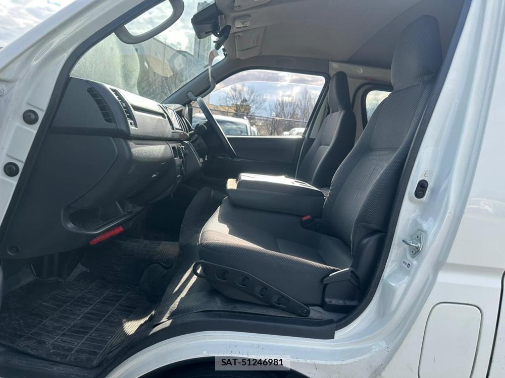 Toyota HIACE VAN 2020 1987280-10