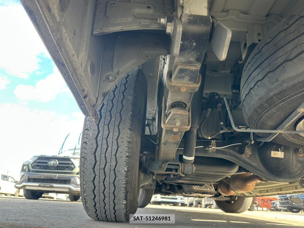 Toyota HIACE VAN 2020 1987280-35