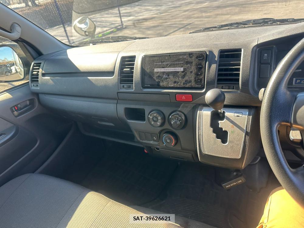Toyota HIACE VAN 2019 1921004-17