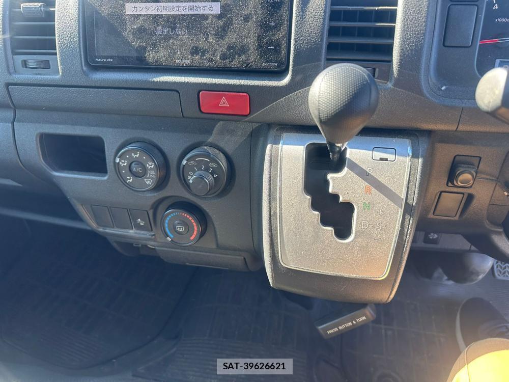 Toyota HIACE VAN 2019 1921004-19