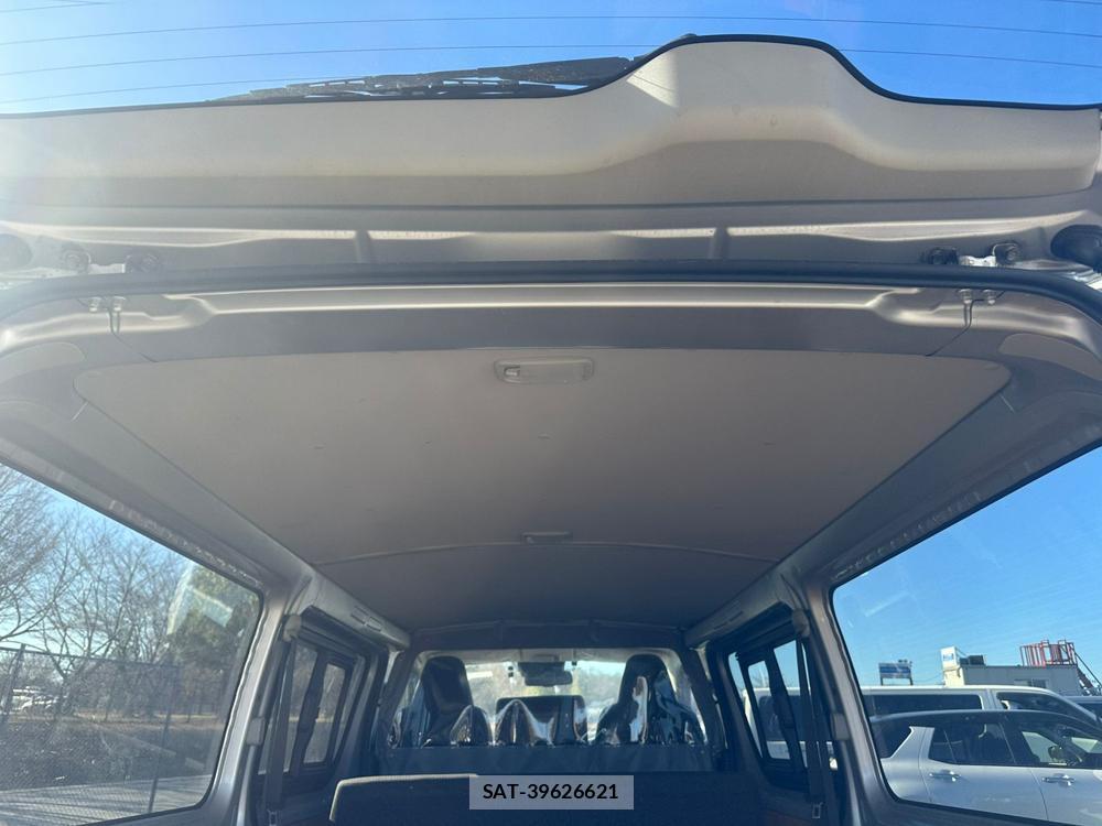 Toyota HIACE VAN 2019 1921004-25