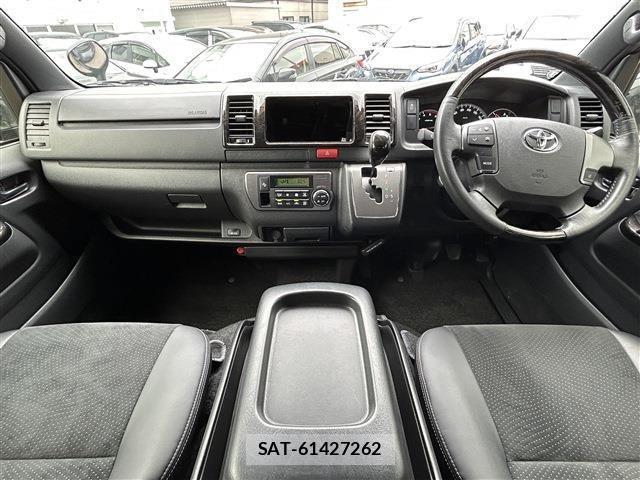 Toyota HIACE VAN 2020-03 4593381-9