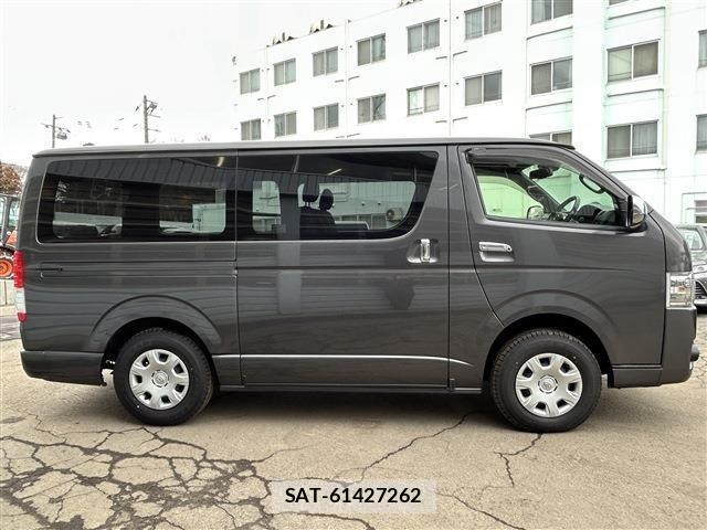 Toyota HIACE VAN 2020-03 4593381-2