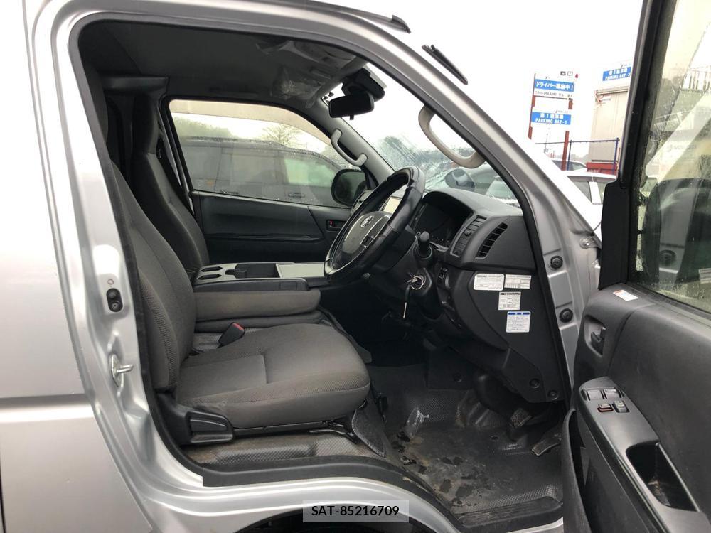 Toyota HIACE VAN 2019 5358331-11
