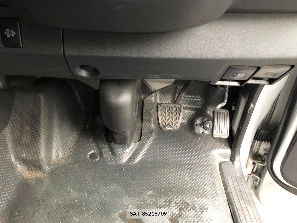 Toyota HIACE VAN 2019 5358331-24