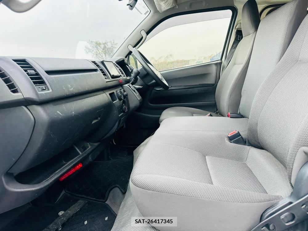 Toyota HIACE VAN 2020 5852479-10