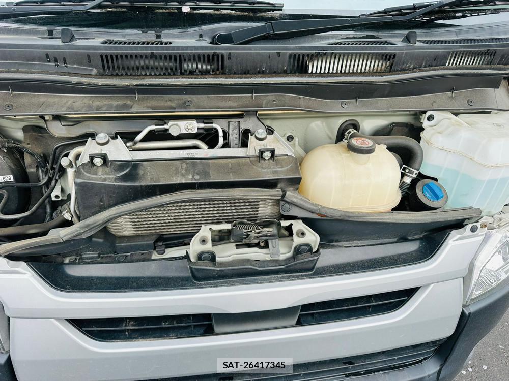 Toyota HIACE VAN 2020 5852479-38