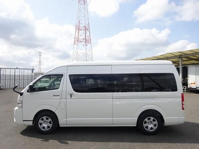 Toyota HIACE VAN 2026-01 6050455-12