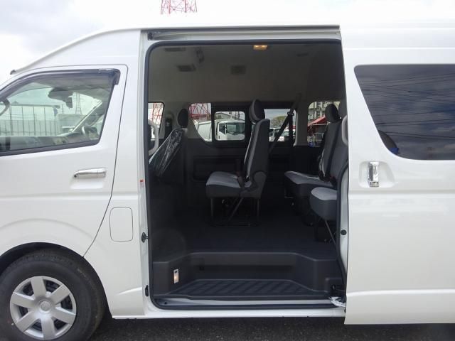 Toyota HIACE VAN 2026-01 6050455-13