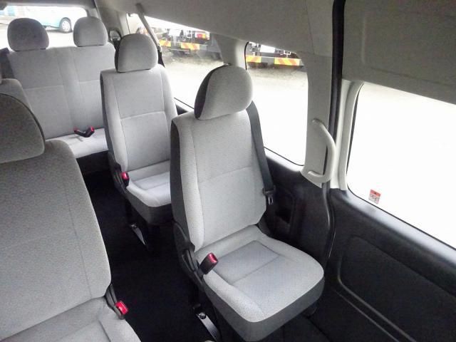 Toyota HIACE VAN 2026-01 6050455-16