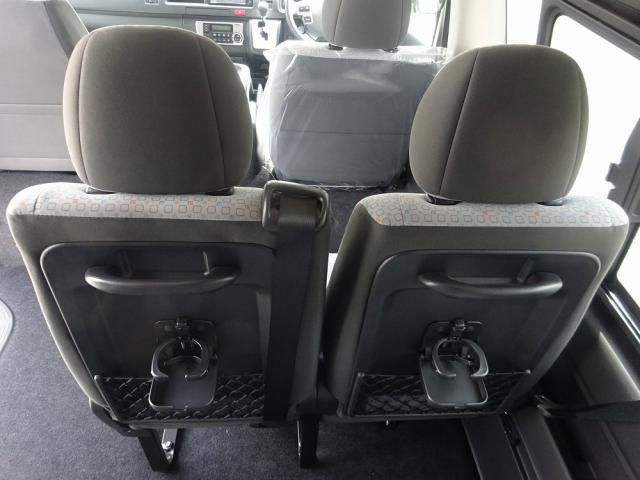 Toyota HIACE VAN 2026-01 6050455-24