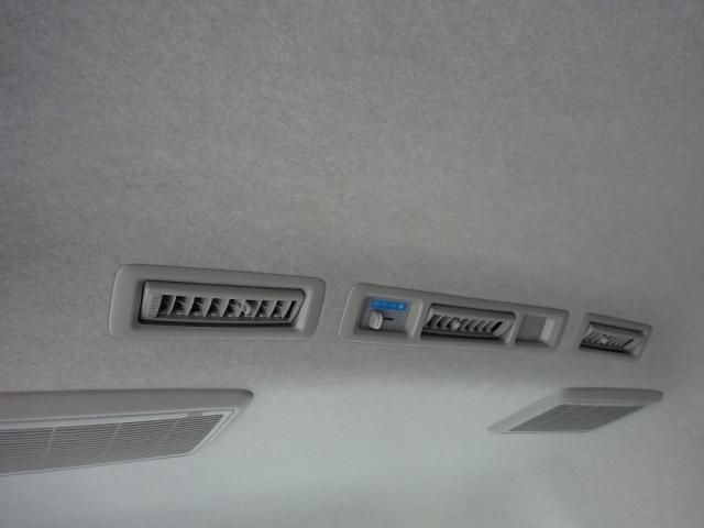 Toyota HIACE VAN 2026-01 6050455-27
