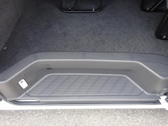Toyota HIACE VAN 2026-01 6050455-29