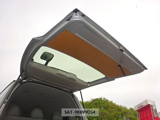 Toyota HIACE VAN 2021-08 6676175-9