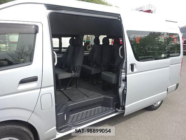 Toyota HIACE VAN 2021-08 6676175-10