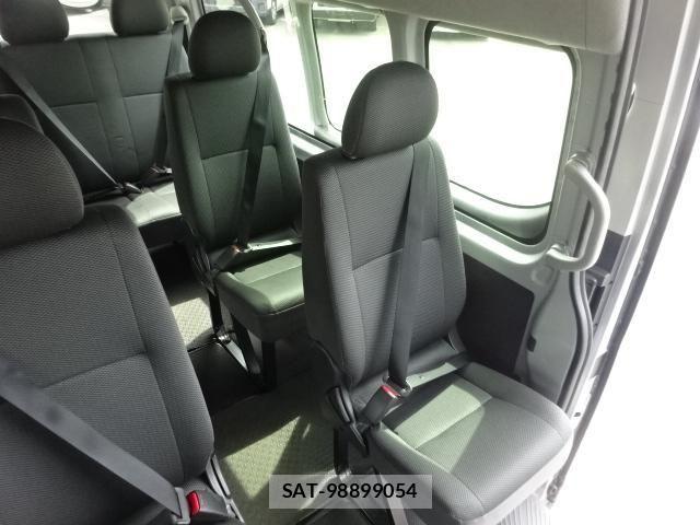 Toyota HIACE VAN 2021-08 6676175-15