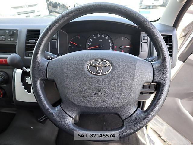 Toyota HIACE VAN 2020-04 6676176-3