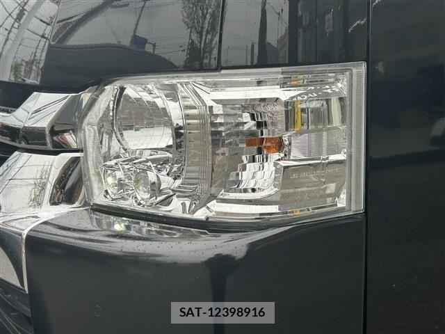 Toyota HIACE VAN 2022-08 6751799-8