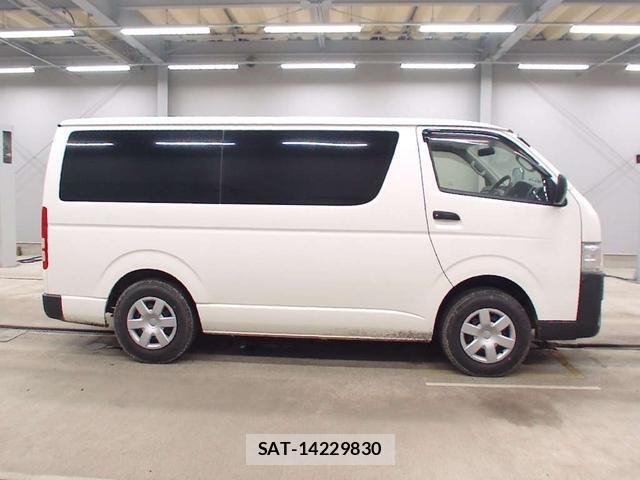 Toyota HIACE VAN 2020 6762415-4