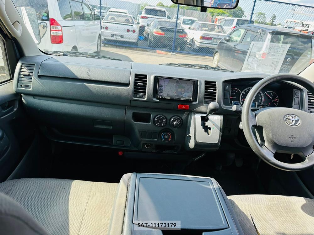 Toyota HIACE VAN 2019 6700940-12