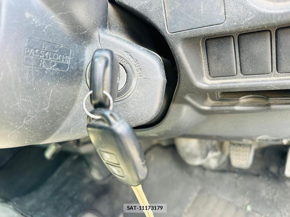 Toyota HIACE VAN 2019 6700940-16