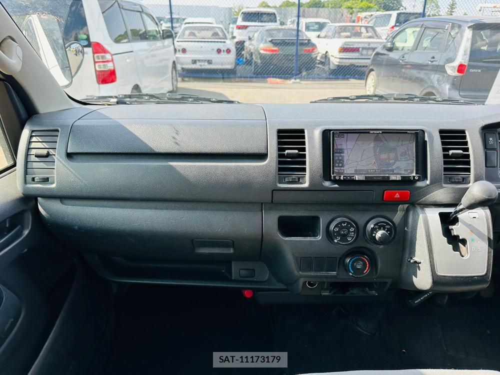 Toyota HIACE VAN 2019 6700940-17