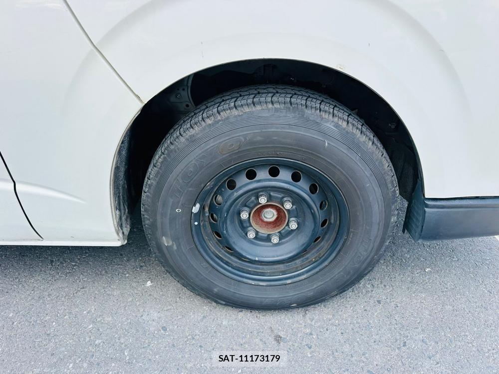 Toyota HIACE VAN 2019 6700940-28