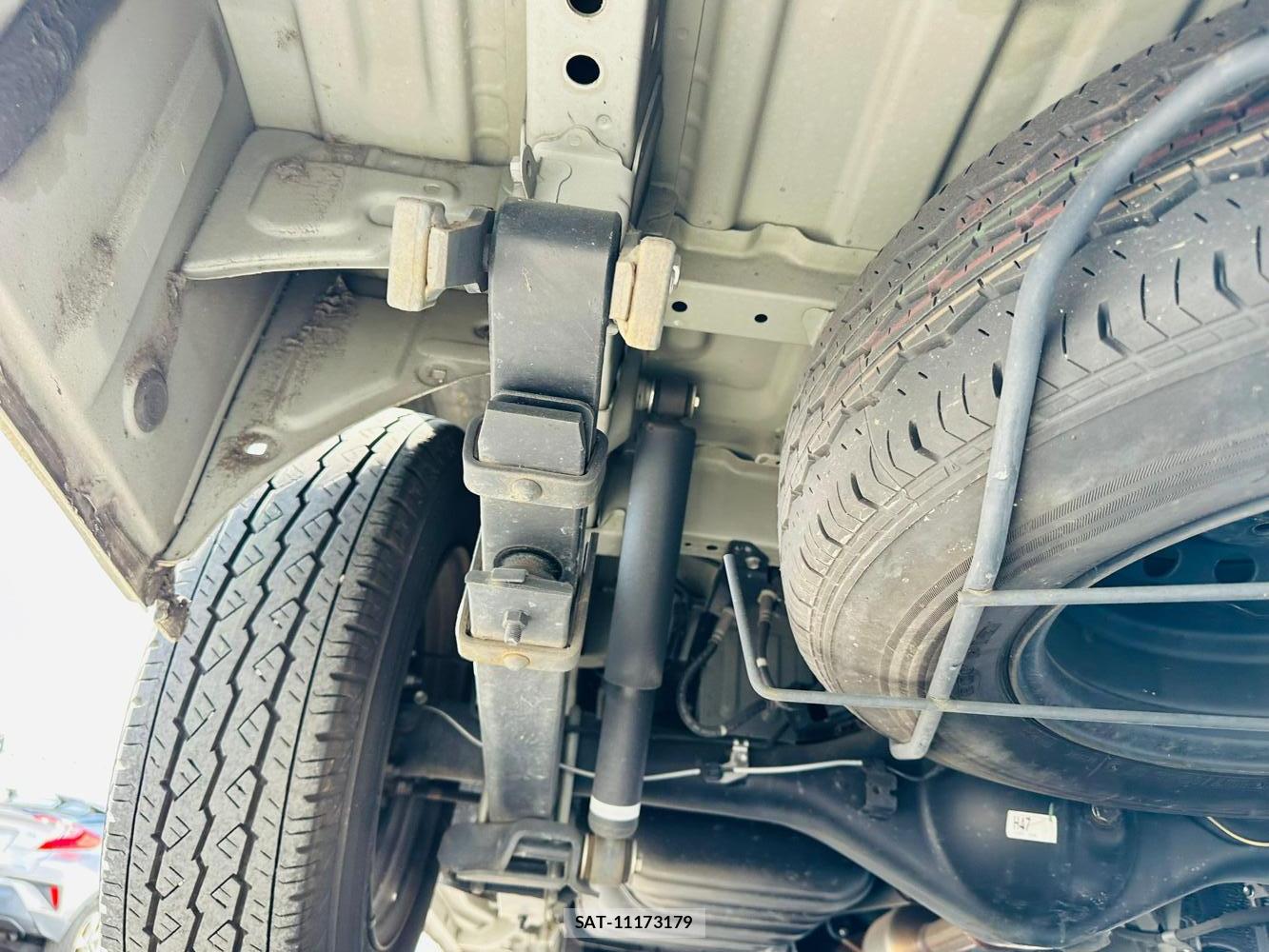 Toyota HIACE VAN 2019 6700940-35