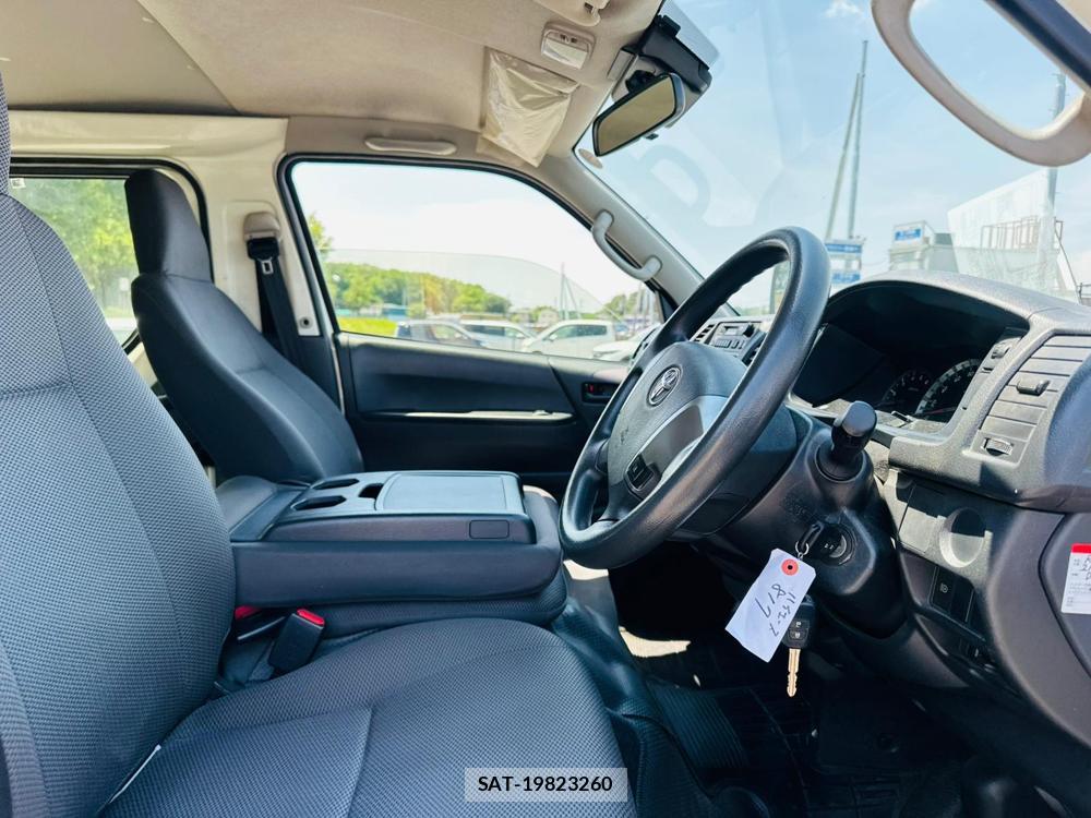 Toyota HIACE VAN 2019 6714470-10