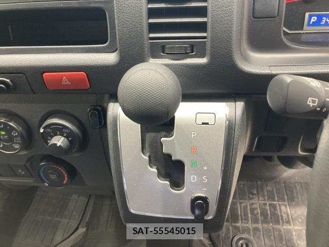 Toyota HIACE VAN 2019 6804490-10