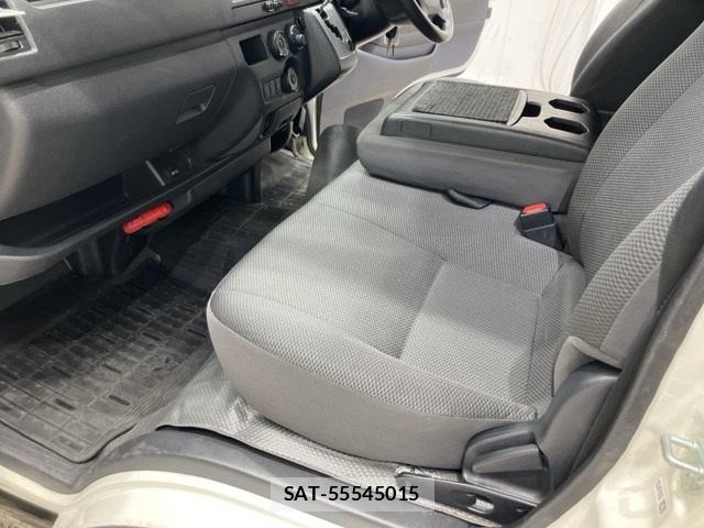 Toyota HIACE VAN 2019 6804490-3