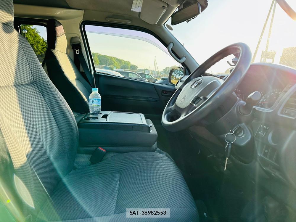 Toyota HIACE VAN 2019 6762419-11