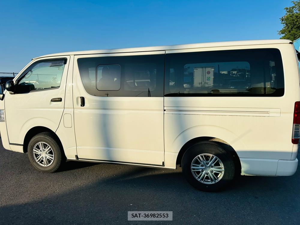 Toyota HIACE VAN 2019 6762419-1