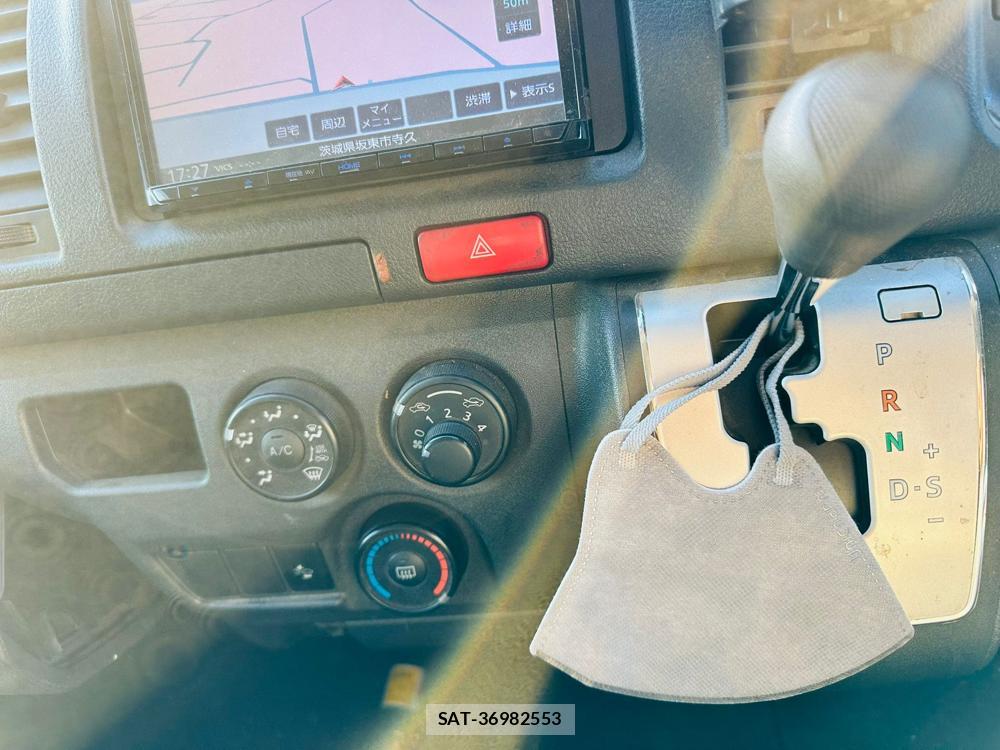 Toyota HIACE VAN 2019 6762419-19